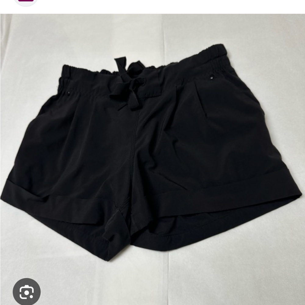 Lululemon Spring Break Away Black Shorts Size 8 - Picture 4 of 8